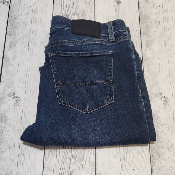 Lucky Brand womens dark wash jeans size 12/31 Regular - Picture 2 of 9